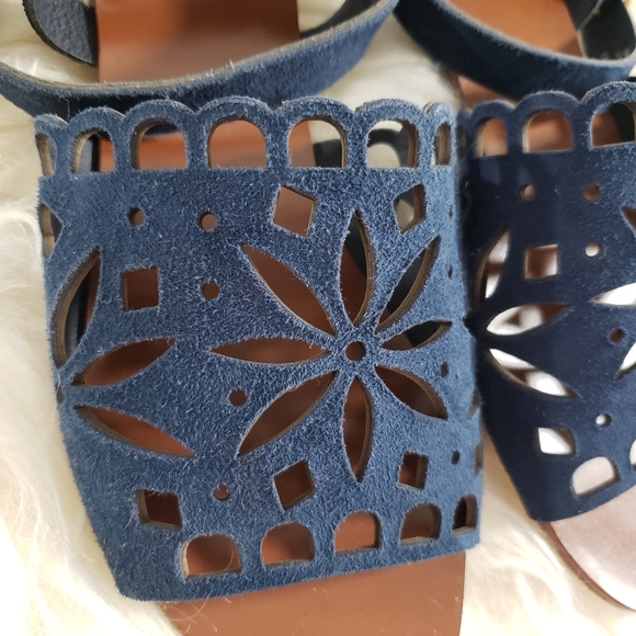Like New Tory Burch May Perforated Navy Open Toe Suede Ankle Strap Sandal Sz 5.5 - Picture 4 of 10
